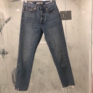 Levi’s Wedgie Fit Straight Leg denim size 24